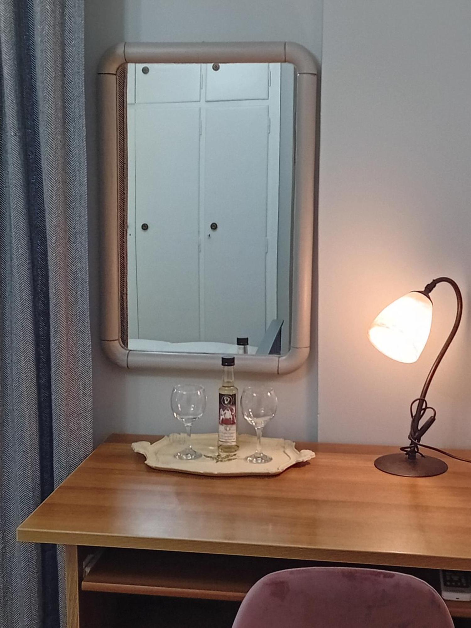 Joanna'S Heart Of Athens One Br Charm Balcony View Walk To Tourist Spots Apartment Bagian luar foto